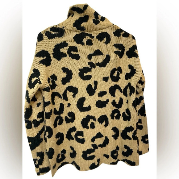 DKNY TURTLENECK LEOPARD PRINT SWEATER - Picture 2 of 5